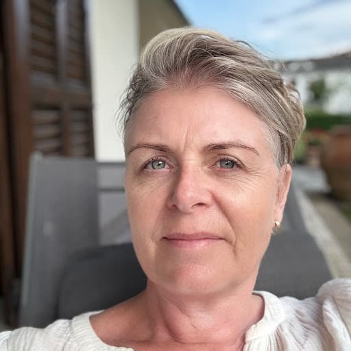 Christina J Stormvanleeuwen avatar